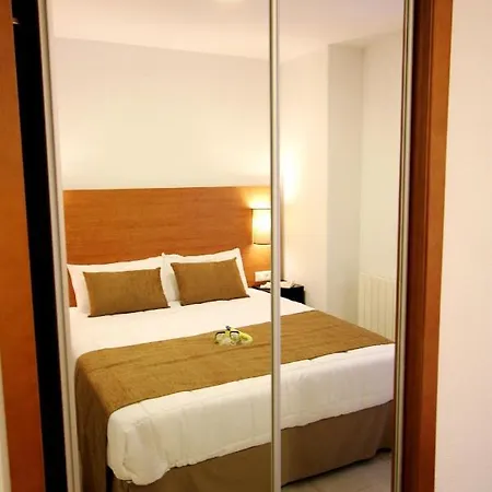Levante 3p 6p Apartment *